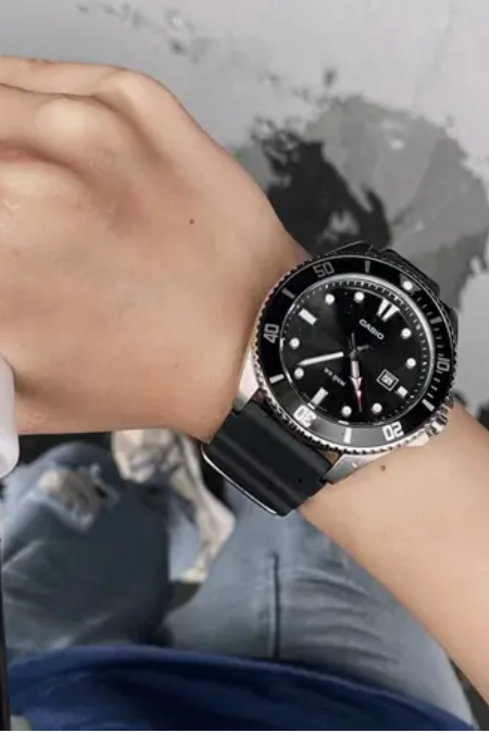 RUCNI SAT CASIO COLLECTION MDV-107D-1A1VEF Silver Group