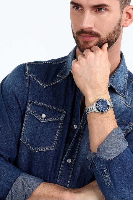 RUCNI SAT SECTOR Sector 230 R3253161047 Silver Group